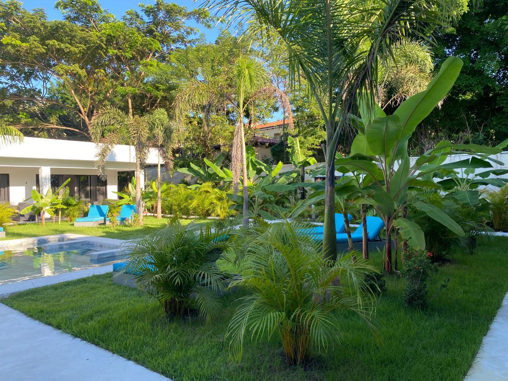 Hotel Good Life Коко Екстериор снимка